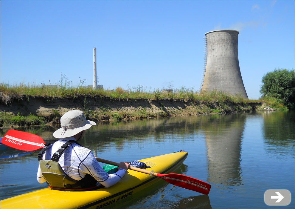 Atomkraftwerk Hamm vom Wasser