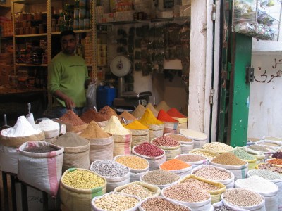 Gew�rzh�ndler auf dem Markt von Tripolis
