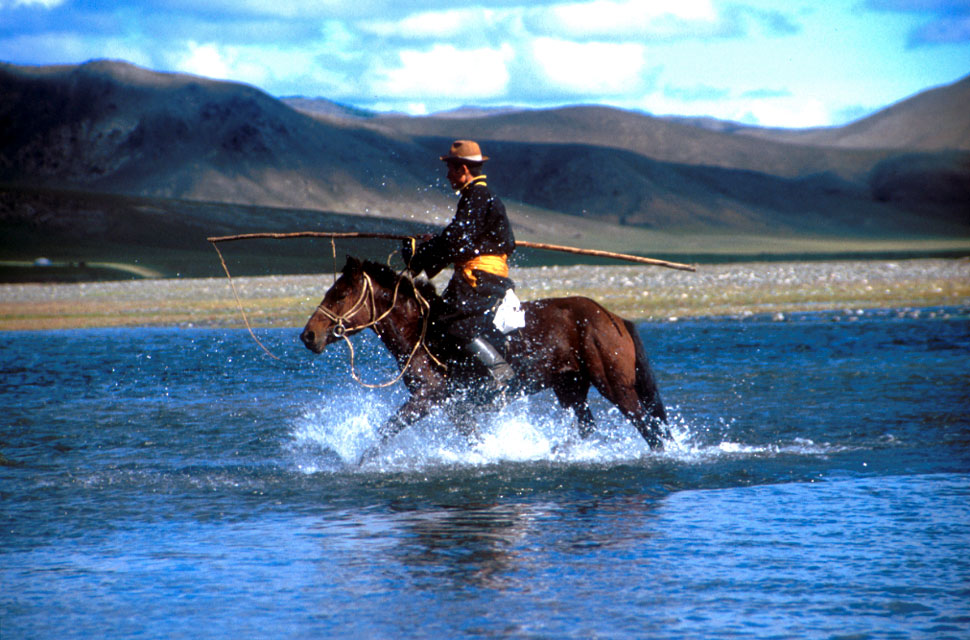 durchs das wasser reiten